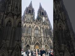 展示会を通じて、顧客との信頼関係が構築され、長期的な協力関係が実現しました。