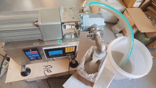 11HN-0905-1大容量不锈钢智能蜂蜜灌装機