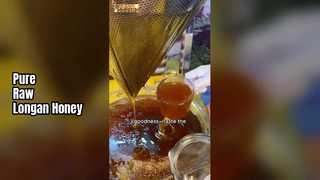 純粋な生のシドル蜂蜜の自然な甘さ